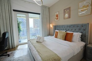 Escrivaninha, ferros/tábuas de passar roupa, Wi-Fi, roupa de cama