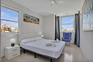 3 slaapkamers, een kluis op de kamer, een strijkplank/strijkijzer