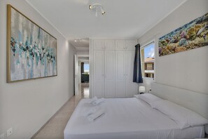 3 quartos, cofres nos quartos, ferros/tábuas de passar roupa