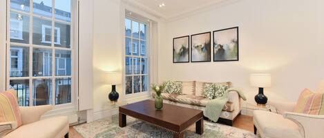 Superior Apartment, Balcony, City View | Living area