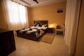 Comfort Double Room, City View | Free WiFi - amp lodge (Kumasi)