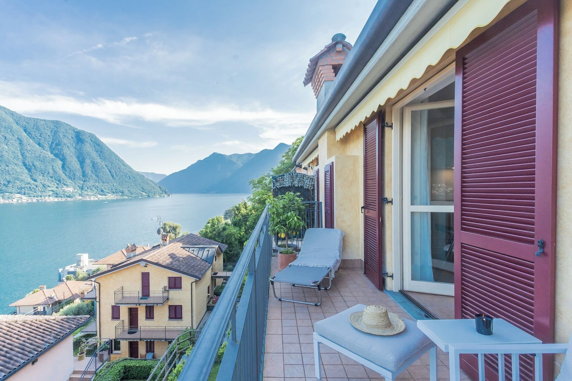 Apartment (2 Bedrooms) | Balcony