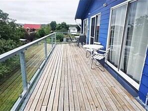 Outdoor dining - 6 Bedroom House Swansea (au) (Swansea)