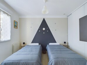 3 bedrooms, iron/ironing board, free WiFi