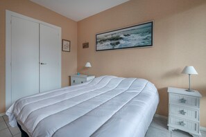 2 bedrooms, iron/ironing board - Apartment near beach and castle (Pornic)