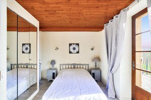 3 habitaciones, tabla de planchar con plancha y wifi gratis 