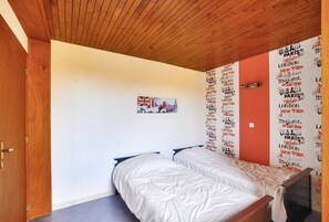 3 chambres, fer et planche à repasser, accès au Wi-Fi (inclus)