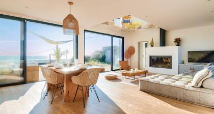 Pool, view and beach access, 6 adults/2 children