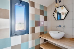 Shower - Pool, view and beach access, 6 adults/2 children (La Guérinière)