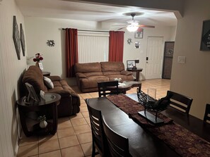 Interior - Charming 3-bedroom house in wonderful Phoenix with WiFi, AC (Phoenix)