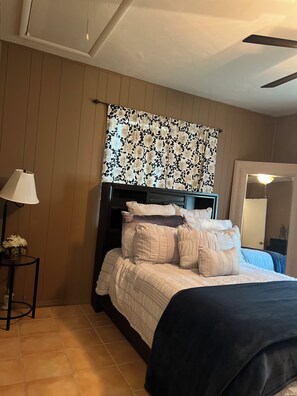3 Schlafzimmer, Bügeleisen/Bügelbrett, WLAN, Bettwäsche