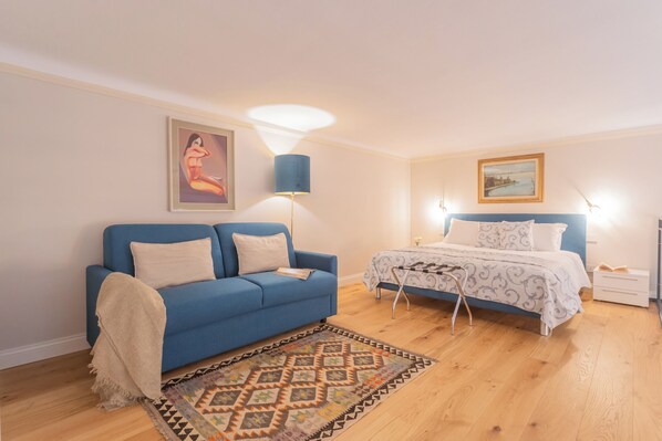 Apartment (Afrodite) | Living area | 32-inch flat-screen TV with cable channels