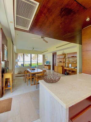 Dining - Luxury Beachfront Apartment in 5-Star Resort - CG01 - Residence C (Đà Nẵng)