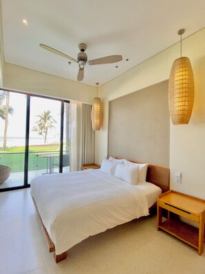 2 bedrooms, in-room safe, desk, iron/ironing board
