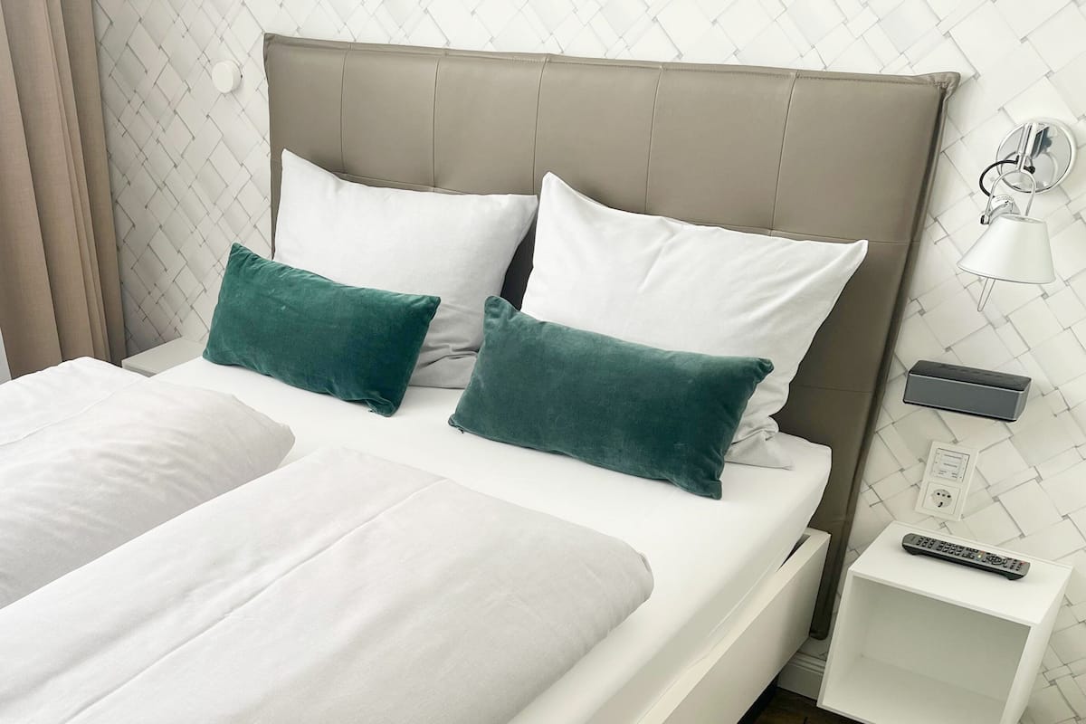 1 bedroom, in-room safe, individually decorated, individually furnished