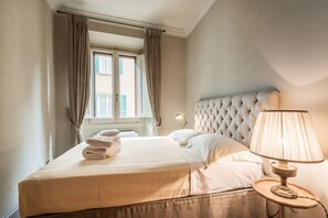 2 bedrooms, iron/ironing board, free WiFi, bed sheets - LUXURY RIVER VIEW (Firenze)
