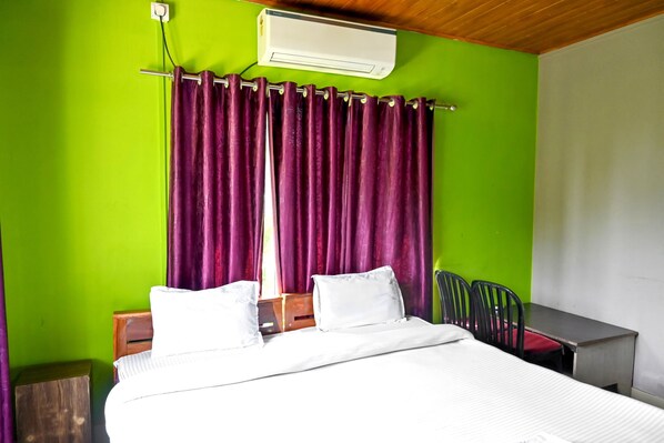 Free WiFi, bed sheets - Rahaman Farm House Lataguri Murti (Mal)