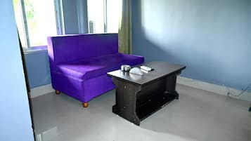 Family Studio, Garden View | Free WiFi, bed sheets