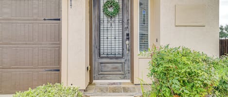 المنشأة من الداخل