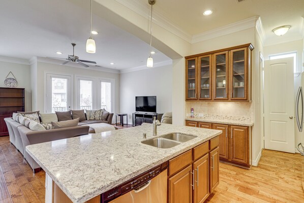 House (2 Bedrooms) | Interior - 8 Mi to the Galleria: Home w/ Balcony + Yard (Houston)