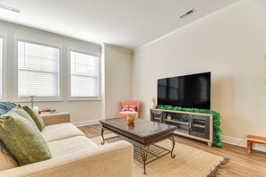 Apartment (3 Bedrooms) | Front of property