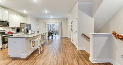 10 Mi to Downtown: Raleigh Family Retreat