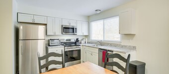 9 Mi to Forest Park: Pet-friendly Home in St Louis