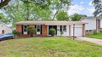 House (3 Bedrooms) | Front of property