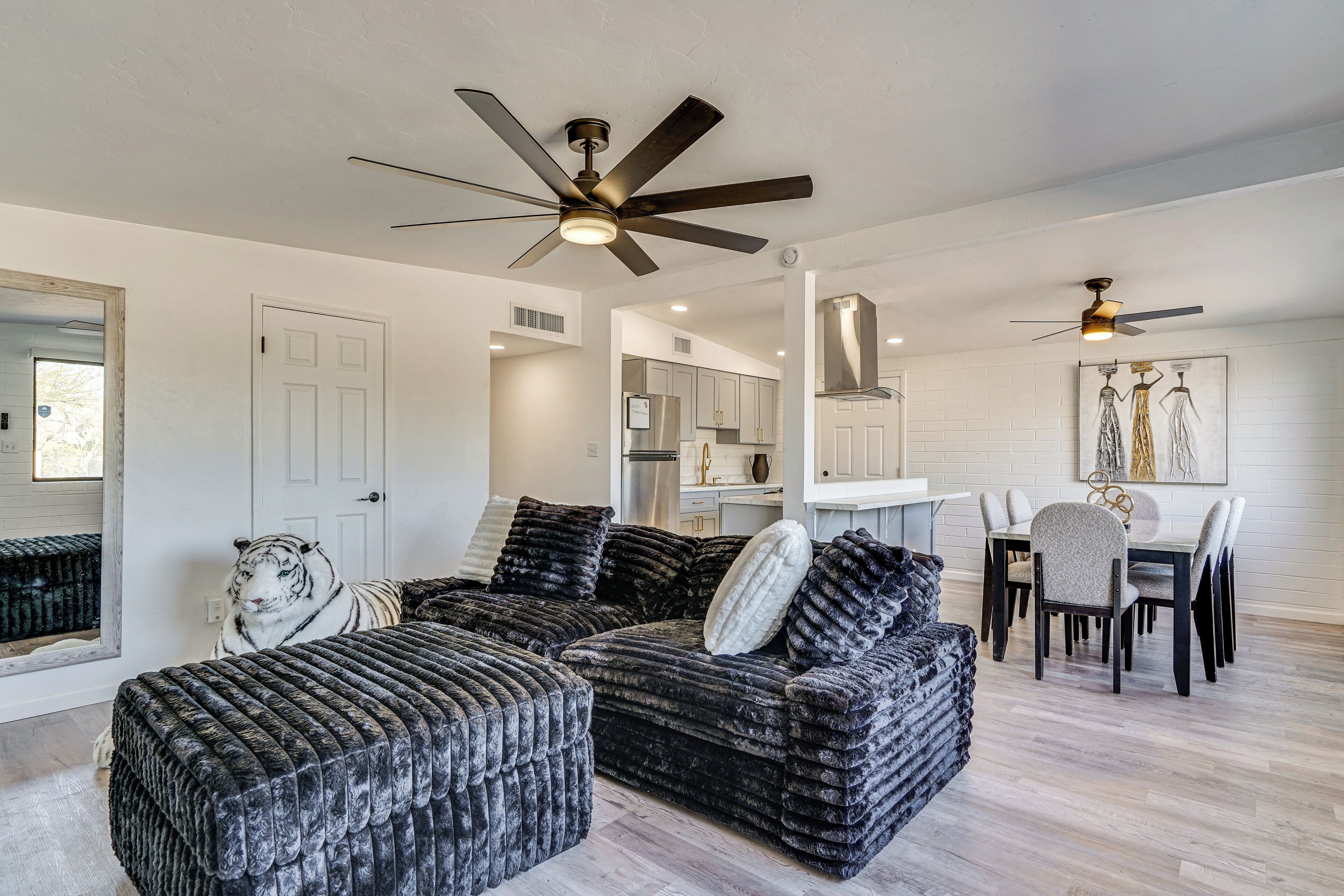 House (3 Bedrooms) | Interior