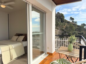 2 bedrooms, WiFi, bed sheets - Isabel Penthouse (Castelldefels)