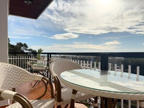 Outdoor dining - Isabel Penthouse (Castelldefels)