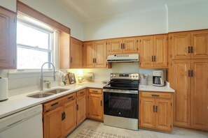 House (3 Bedrooms) | Interior - Walk to Oxford Square & Ole Miss: Central Home! (Oxford)