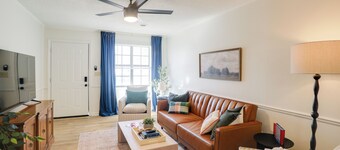 2 Blocks to Oxford Square: Ole Miss Retreat