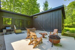 House (2 Bedrooms) | Interior - Ski & Unwind: Cozy Creekside Cabin in Glen Arbor! (Glen Arbor)