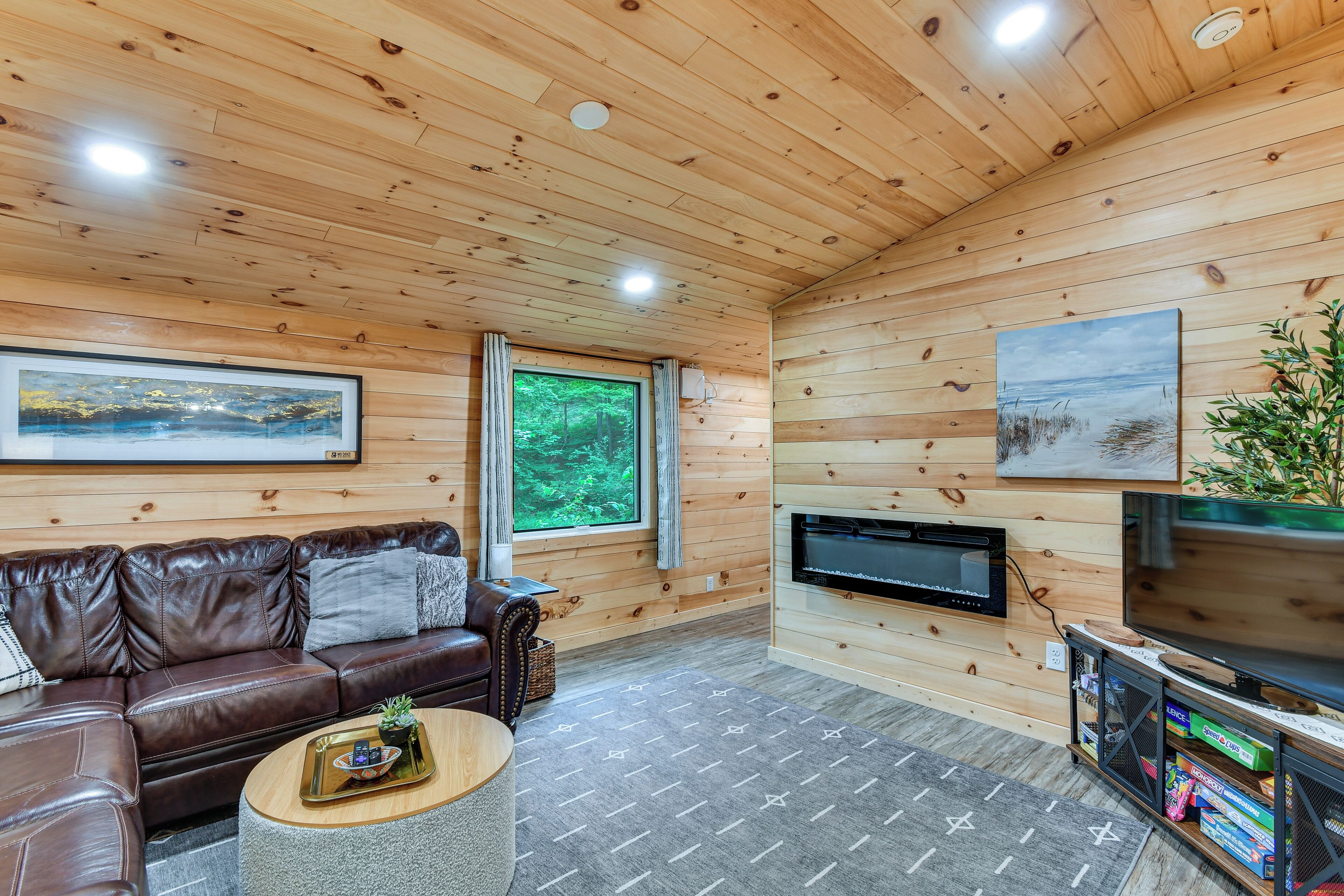 House (2 Bedrooms) | Interior