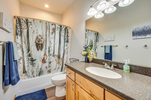 1 Mi to Main St & Riverwalk: Home in Canon City