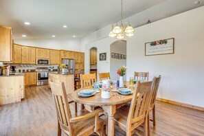 House (2 Bedrooms) | Interior - 1 Mi to Main St & Riverwalk: Home in Canon City (Canon City)