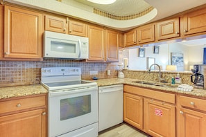Apartment (2 Bedrooms) | Interior - Oceanfront PCB Condo: Steps to Private Beach! (Panama City Beach)