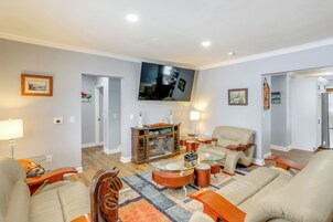 House (5 Bedrooms) | Interior