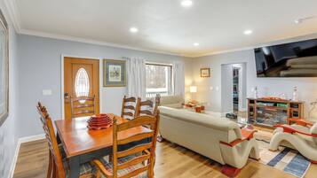 House (5 Bedrooms) | Interior