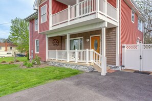 House (5 Bedrooms) | Interior - 7 Mi to Cedar Point: Retreat w/ Hot Tub & Gazebo (Huron)