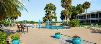 River-view Condo w/ Boat Slip in Welaka!