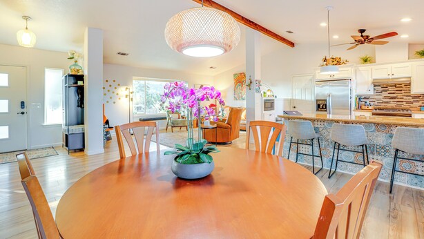 Interior - Near San Luis Obispo Wine Country: Mtn-view Haven (Atascadero)