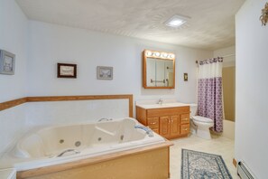 Interior - Boat, Grill & Unwind: Lakefront Cayuga Home! (Aurora)