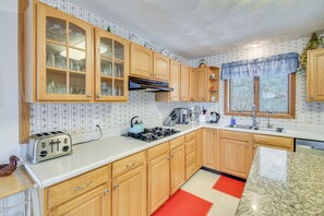 House (2 Bedrooms) | Interior