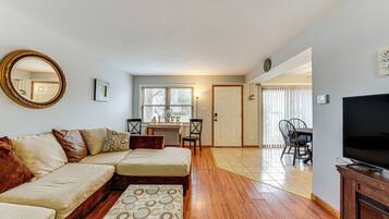 Apartment (2 Bedrooms) | Front of property