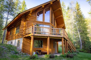 Exterior - Peaceful Relaxing Astrid Log Cabin (Columbia Falls)