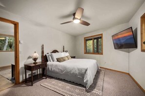 2 slaapkamers, een strijkplank/strijkijzer, reisbedje, internet