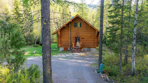 Peaceful Relaxing Astrid Log Cabin