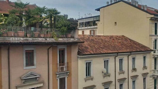 A multi-story building with balconies, a flat roof, and a mix of architectural styles. - APARTMENT MILAN CENTER PENTHOUSE - PORTA VENEZIA 2DX (Milano)